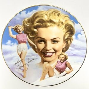 Hamilton Collection - Marilyn Monroe "The Girl Next Door” Plate.